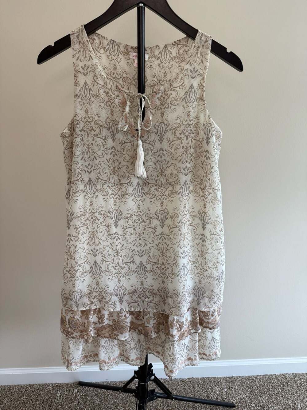 Sleeveless Paisley‎ Print Tassel Tie Neck Blouse Size L